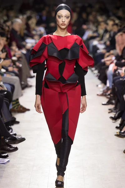 Look 37